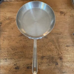 All clad stainless with D5 9 inch pan Used once